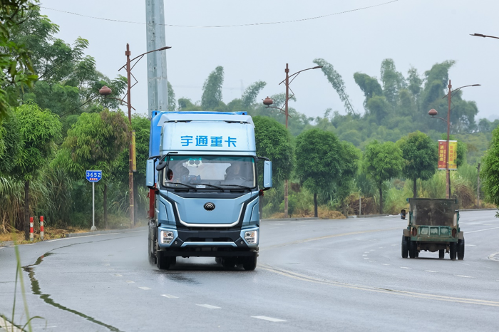 宇通重卡在全國首條長距離電動重卡線路成功運營！5.png