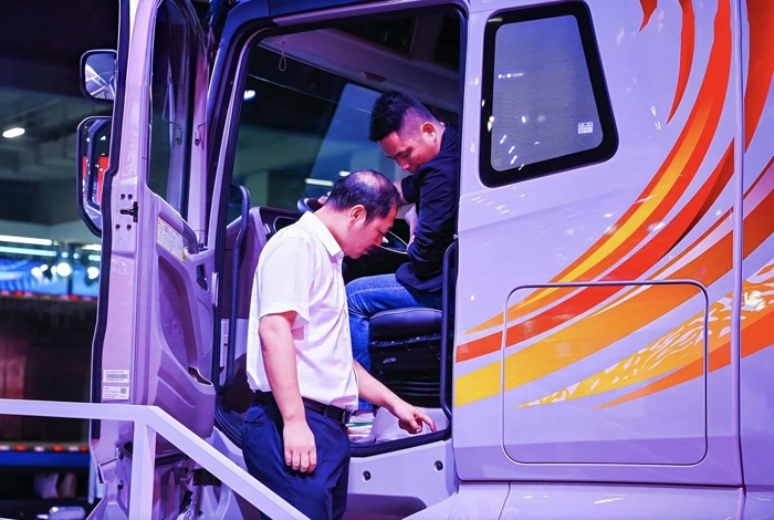 一汽解放J7創領版牽引車重磅上市！11.png