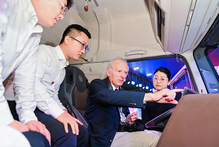 一汽解放J7創領版牽引車重磅上市！13.png