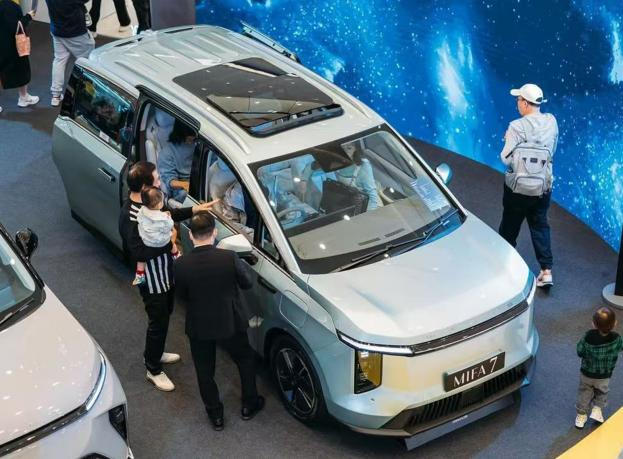 上汽大通MAXUS攜輕客、皮卡、房車全品類明星車型亮相13.png