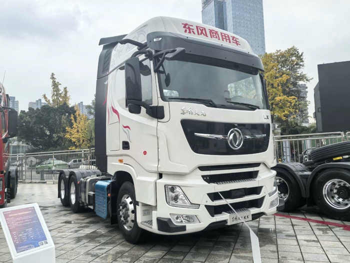 東風天龍KX智駕燃油牽引車2.jpg