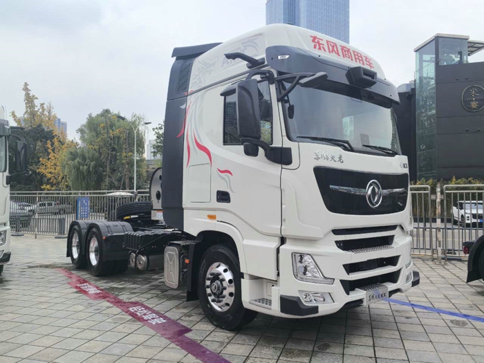 東風天龍KX智駕燃氣牽引車2.jpg