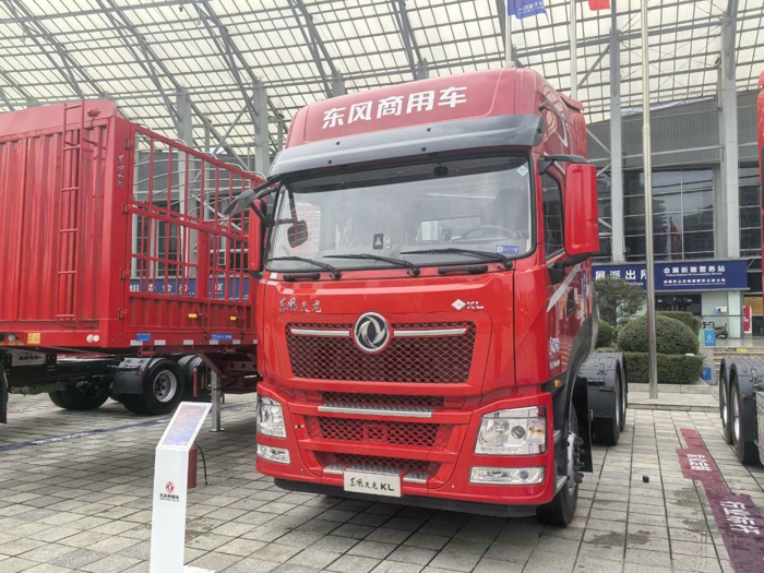 東風天龍KL燃氣牽引車玉柴540馬力2.jpg