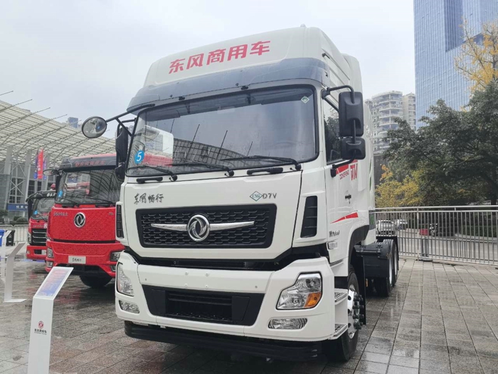 東風暢行D7V燃氣牽引車2.jpg