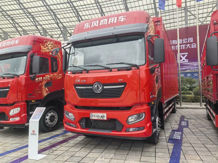 東風天錦KR PLUS大馬力燃油載貨車2.jpg.jpg