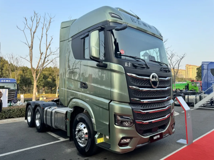 北汽重卡追夢普貨零擔(dān)運輸牽引車.png