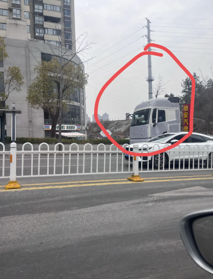 東風商用車新車開始路試.png