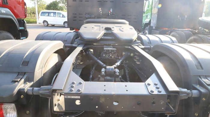 返鄉搭子，就get乘龍H5新能源牽引車5.png