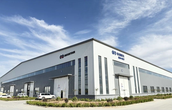 銥鉬科技千臺產能烏海新工廠落成，兩百噸級礦用卡車EM186H批量投產.jpg