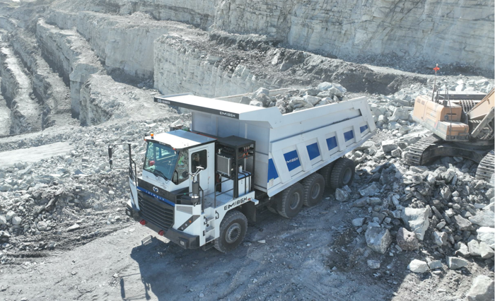 銥鉬科技千臺產能烏海新工廠落成，兩百噸級礦用卡車EM186H批量投產3.png