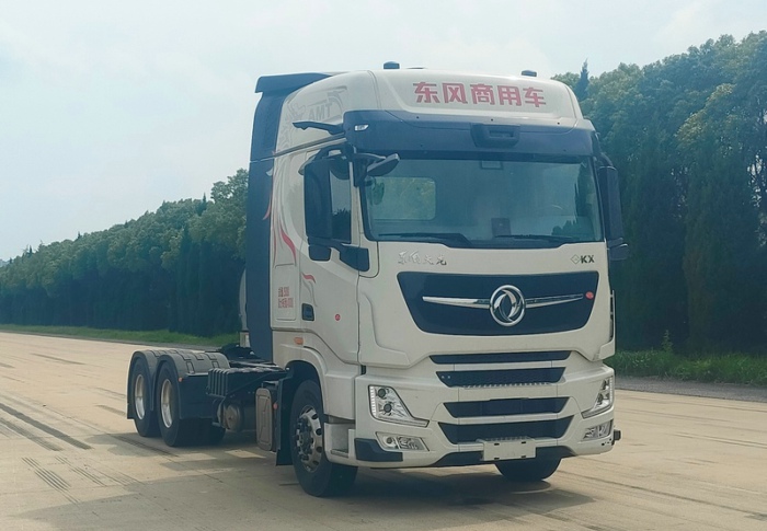 東風天龍KX牽引車（康明斯15N氣體機，630馬力）.jpg