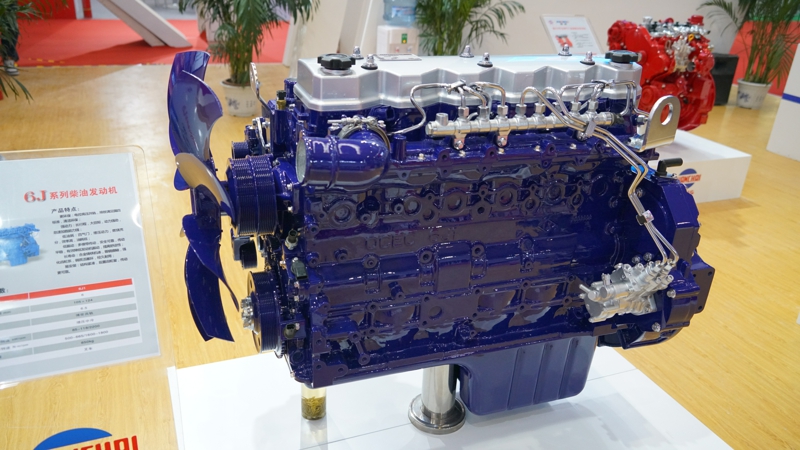 全柴6J1柴油發動機