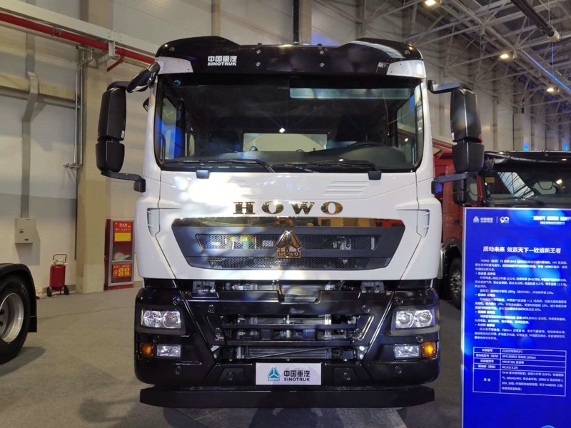 重汽豪沃TX系列8×4攪拌車，濰柴國六發動機