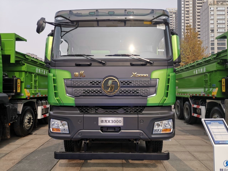 德龍X3000 8×4城建標準版自卸車