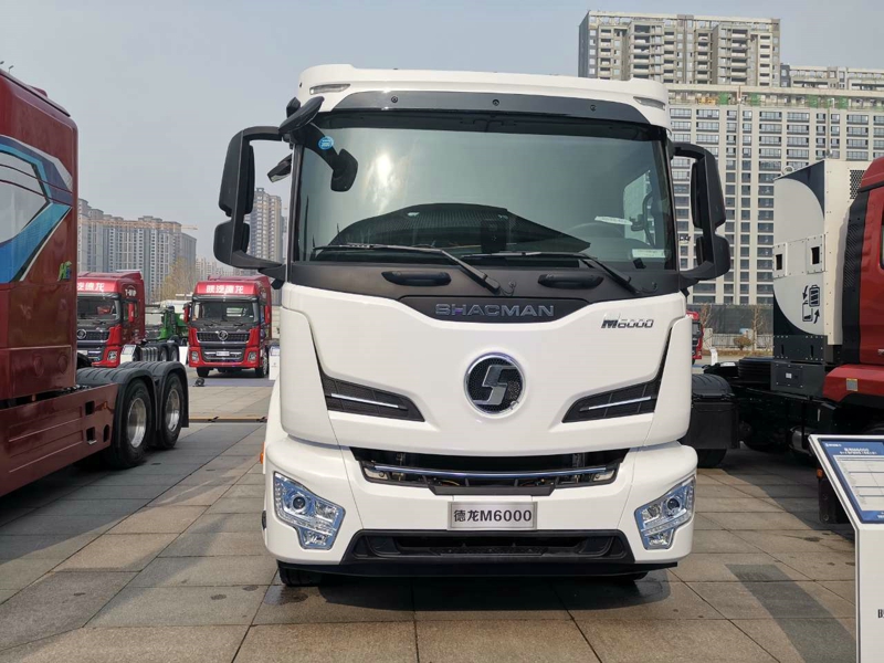 德龍M6000 8×4國六攪拌車（電驅上裝）
