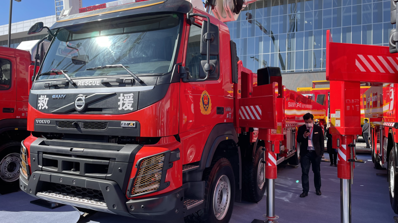 沃爾沃固液氣新型多劑聯用消防車